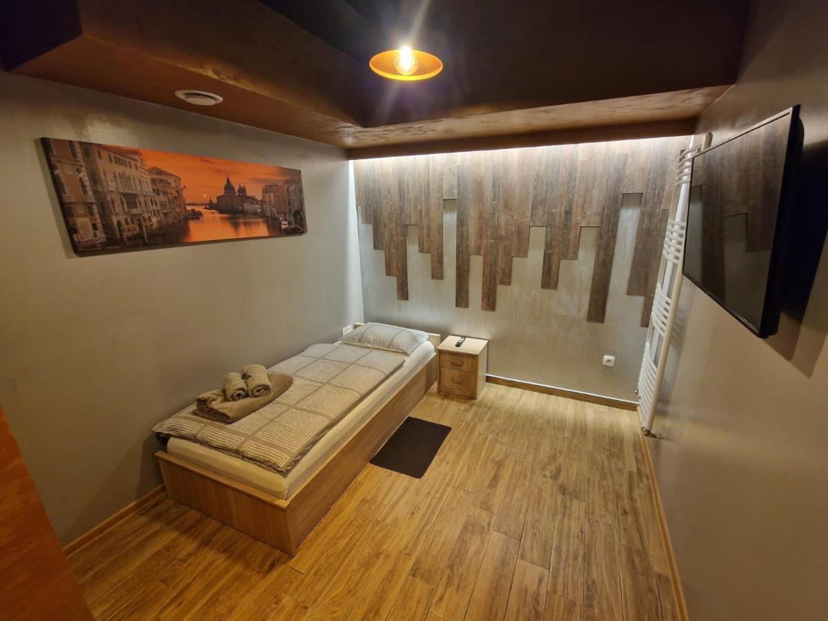 Apartmani New York Нова-Градишка Экстерьер фото